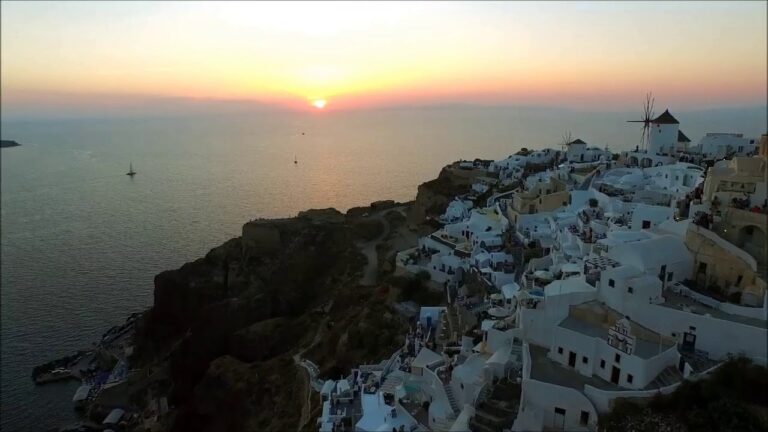 দেখুন সান্তরিনি দ্বীপ, গ্রীস Santorini island